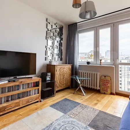 Park Reagana Modern By Bookinghost