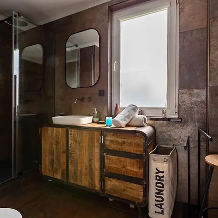 Park Reagana Modern Apartment