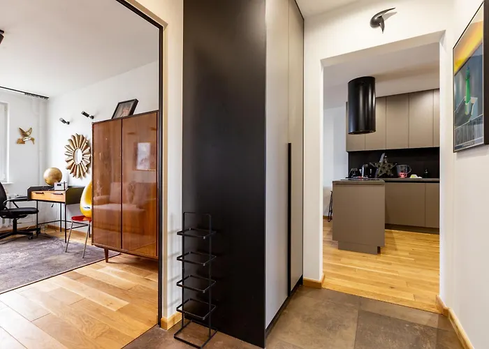 Park Reagana Modern By Bookinghost *