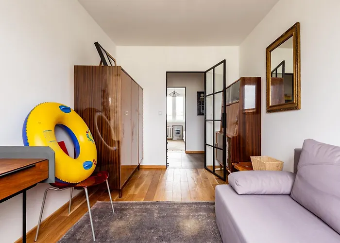 Park Reagana Modern By Bookinghost